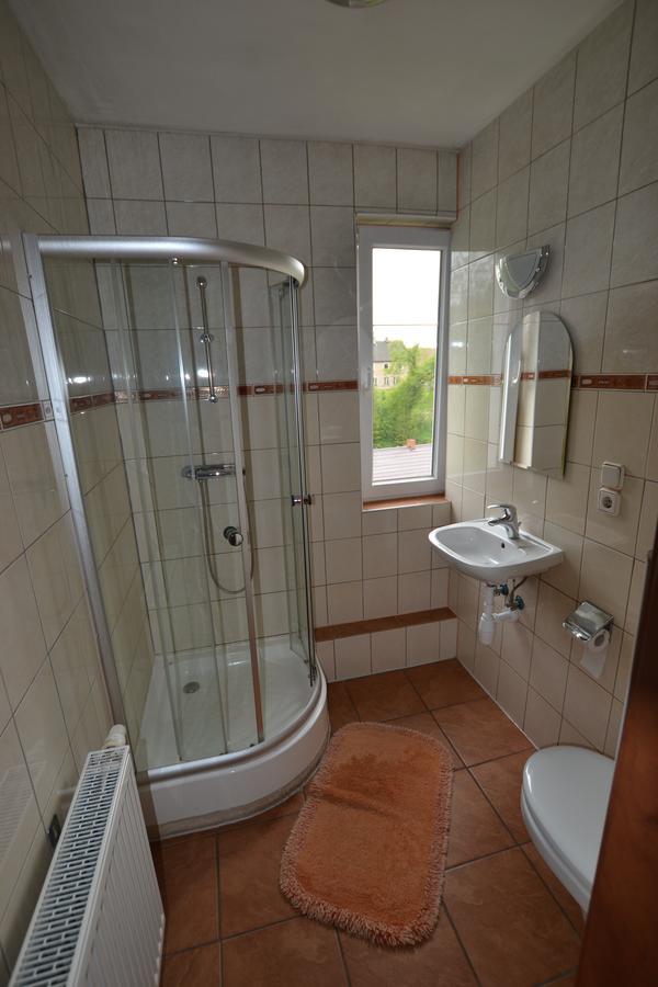 Zagroda Agroturystyczna Wiecha Mieroszow Exterior photo