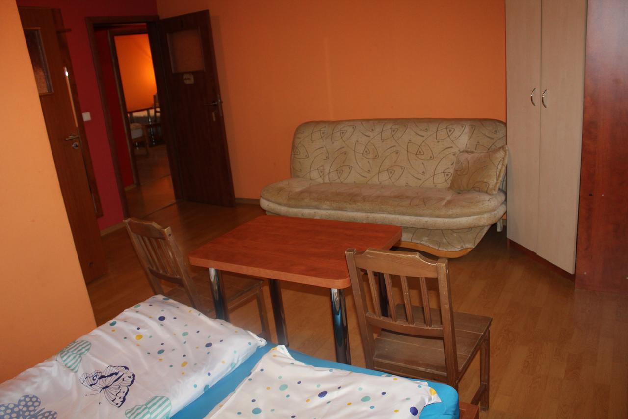Zagroda Agroturystyczna Wiecha Mieroszow Exterior photo