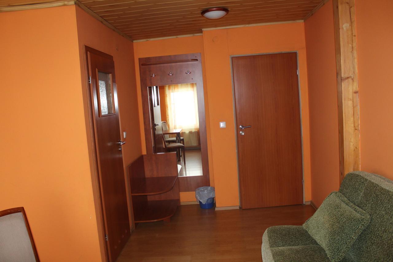 Zagroda Agroturystyczna Wiecha Mieroszow Exterior photo